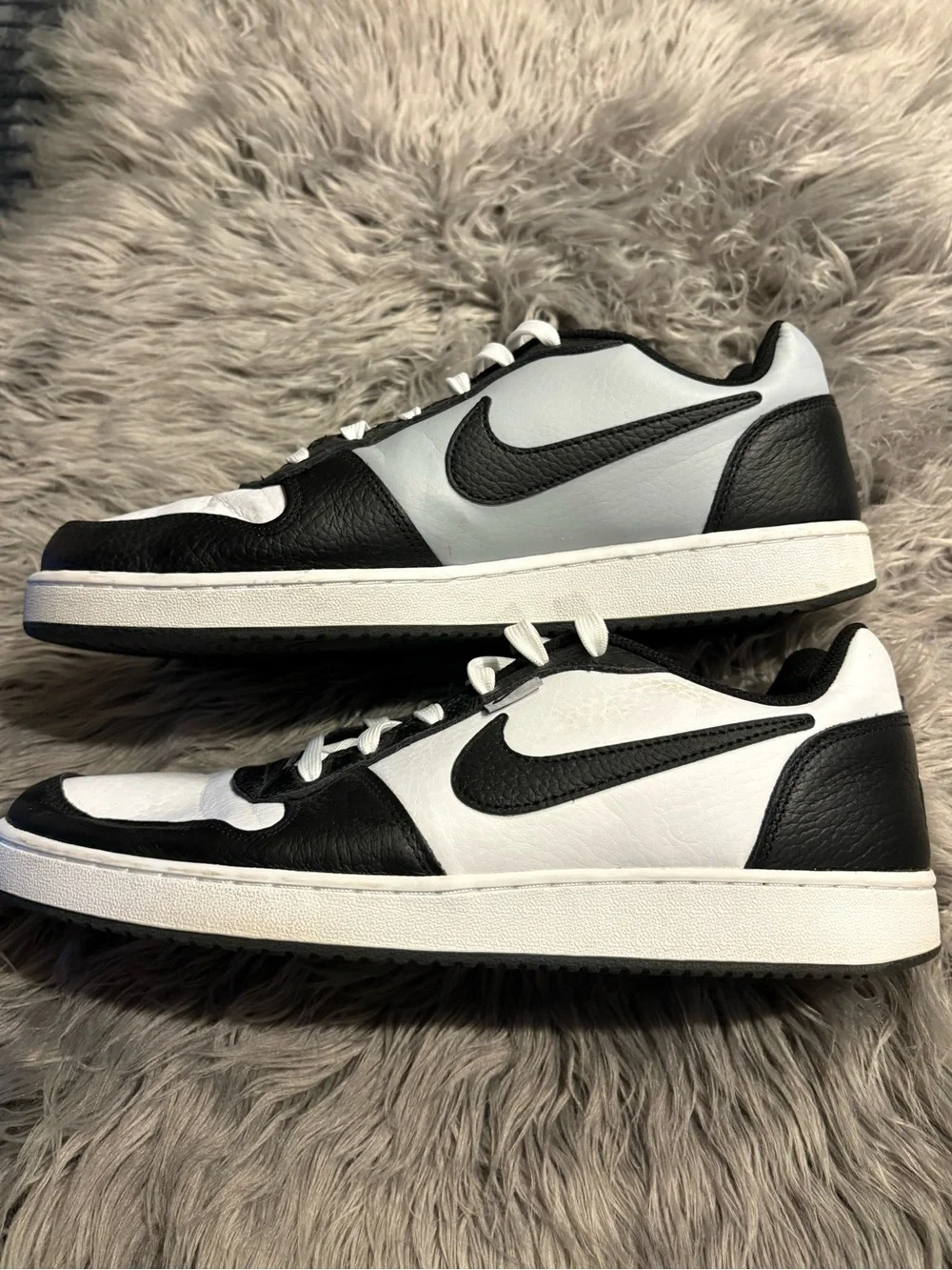 Nike Men’s Low-Top Casual Sneakers in Black and Gray Sz 11